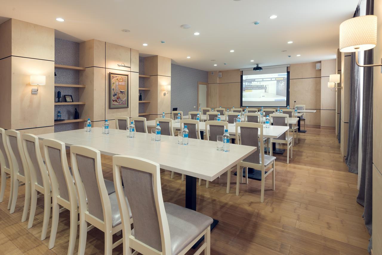 Aykun Hotel By Ag Hotels Group Astana Exteriör bild