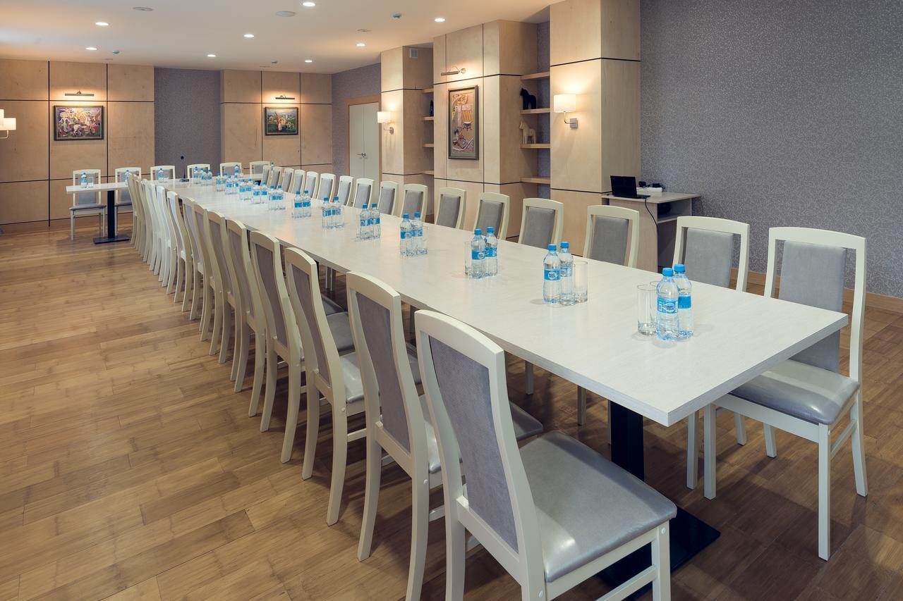 Aykun Hotel By Ag Hotels Group Astana Exteriör bild
